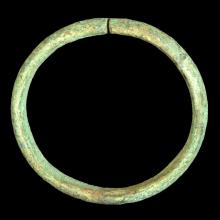 Grand bracelet ouvert en bronze